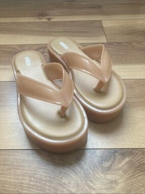 Melissa nude colored platform jelly sandals